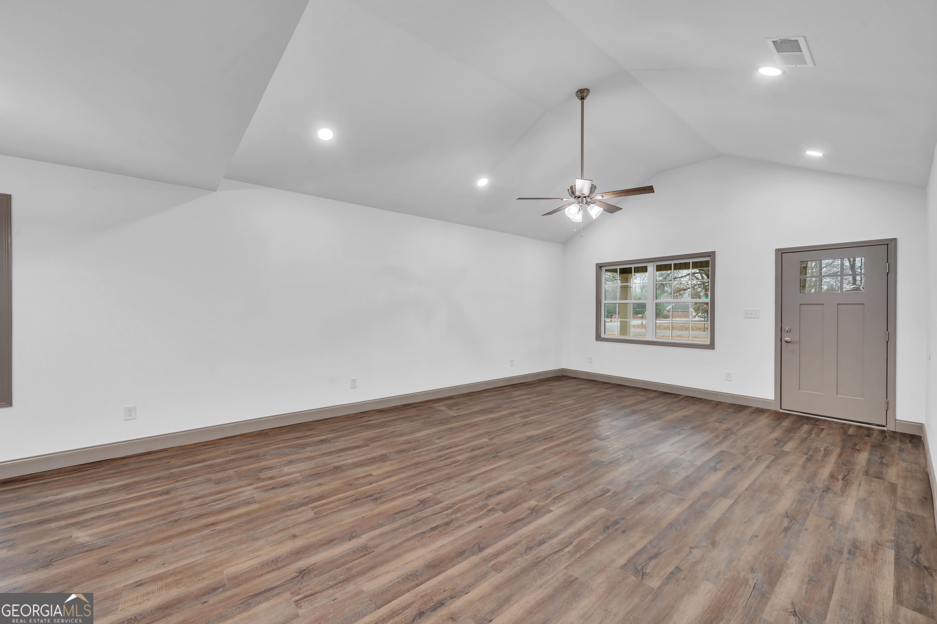 120 Dewey Street Warner Robins, GA 31093 - Photo 9 of 34