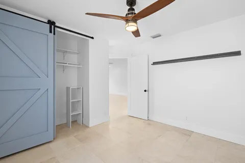 a black and white photo of a picture