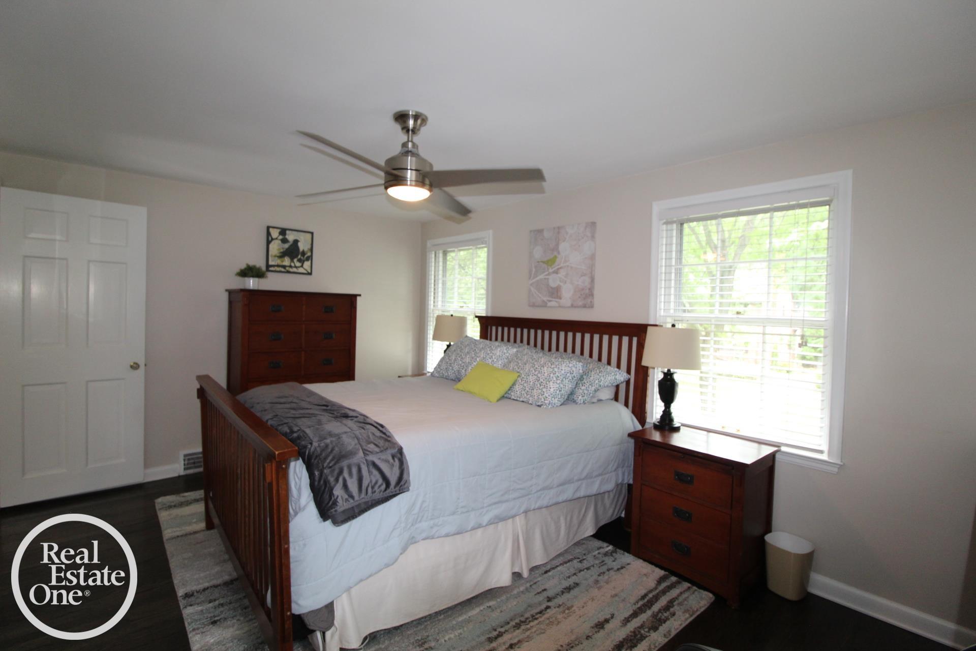 1337 Bishop Road Grosse Pointe, MI 48230 - Photo 25 of 52 50180881-73c8dbc3-026c-4305-98c0-c691dba67ab1.JPG