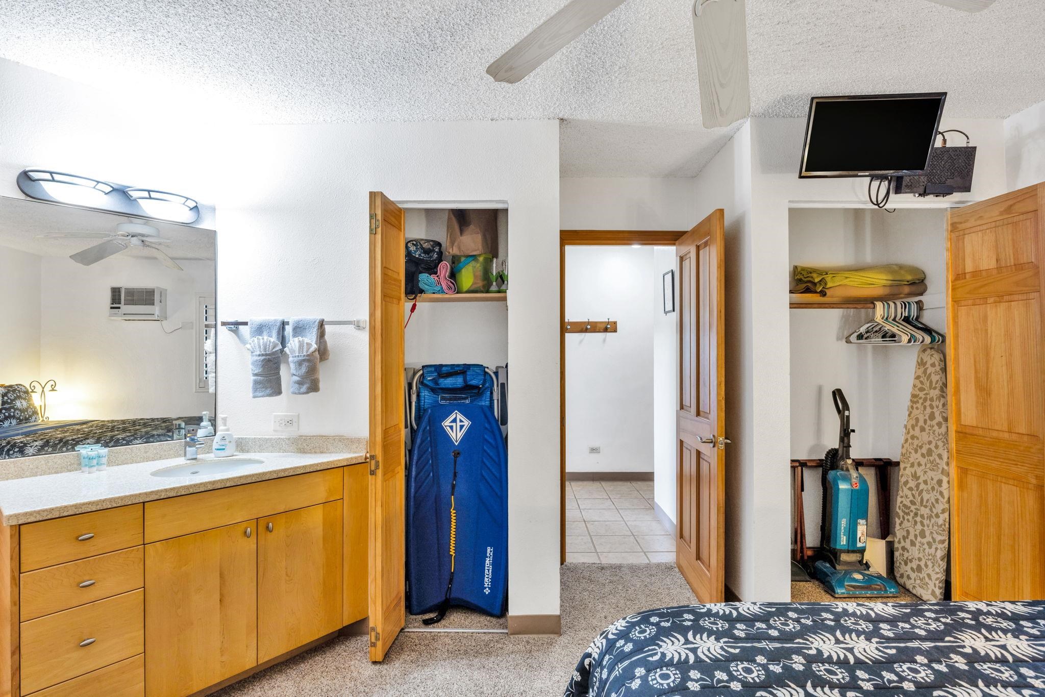 1032 South Kihei Road, Unit A412 Kihei, HI 96753 - Photo 18 of 43 a en suite bathroom with a sink double vanity and a mirror