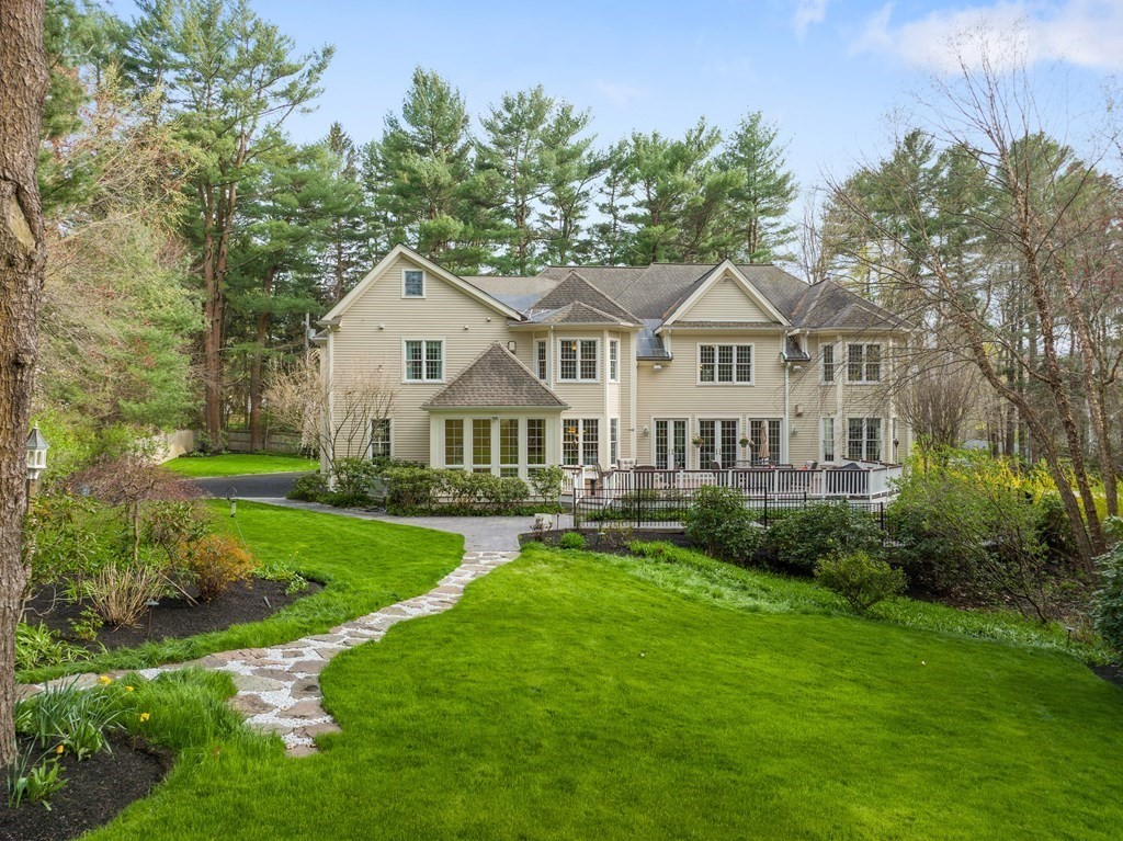 427 South Street Needham, MA 02492 - Photo 4 of 42