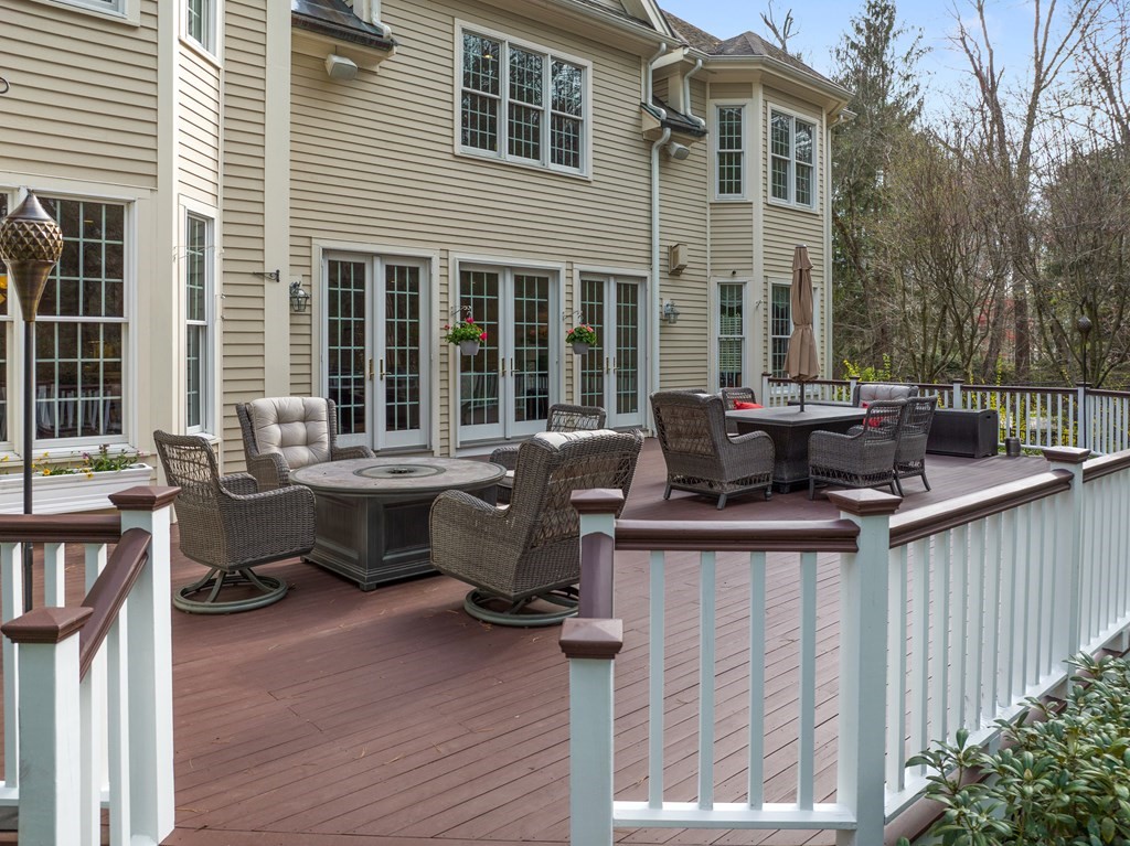 427 South Street Needham, MA 02492 - Photo 6 of 42
