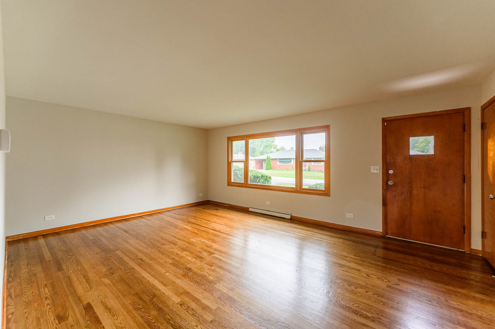 797 East State Street South Elgin, IL 60177 - Photo 2 of 7