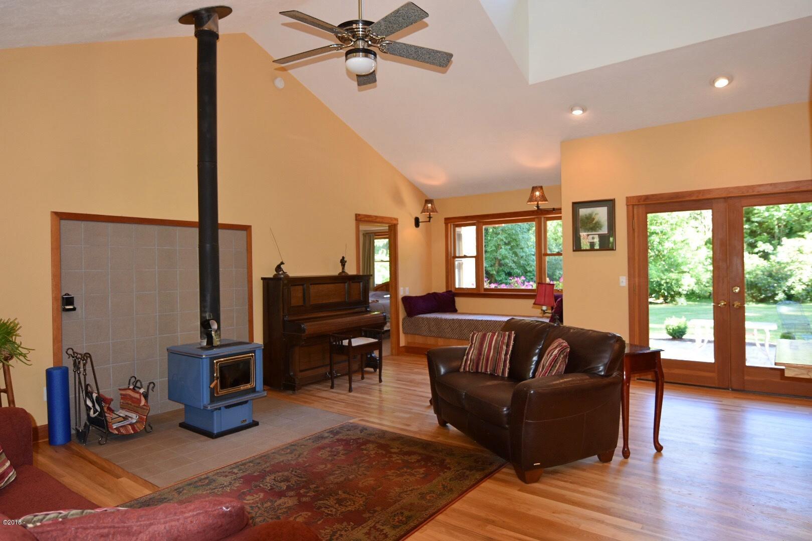 1754 Old River Road Northeast Siletz, OR 97380 - Photo 11 of 42 Living Room, Vaulted ceilings