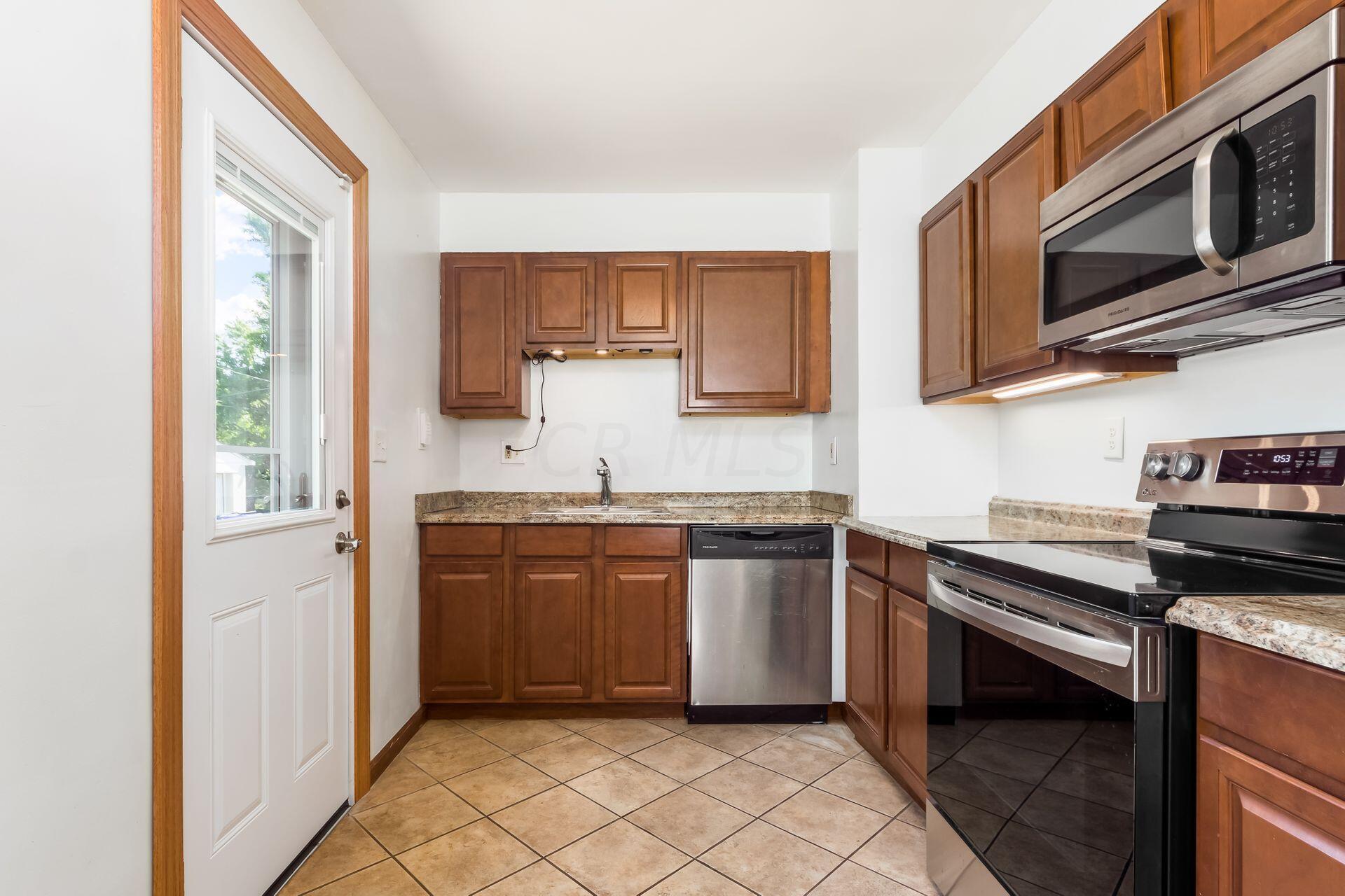 2234 Nottingham Road Columbus, OH 43221 - Photo 8 of 35 Kitchen.