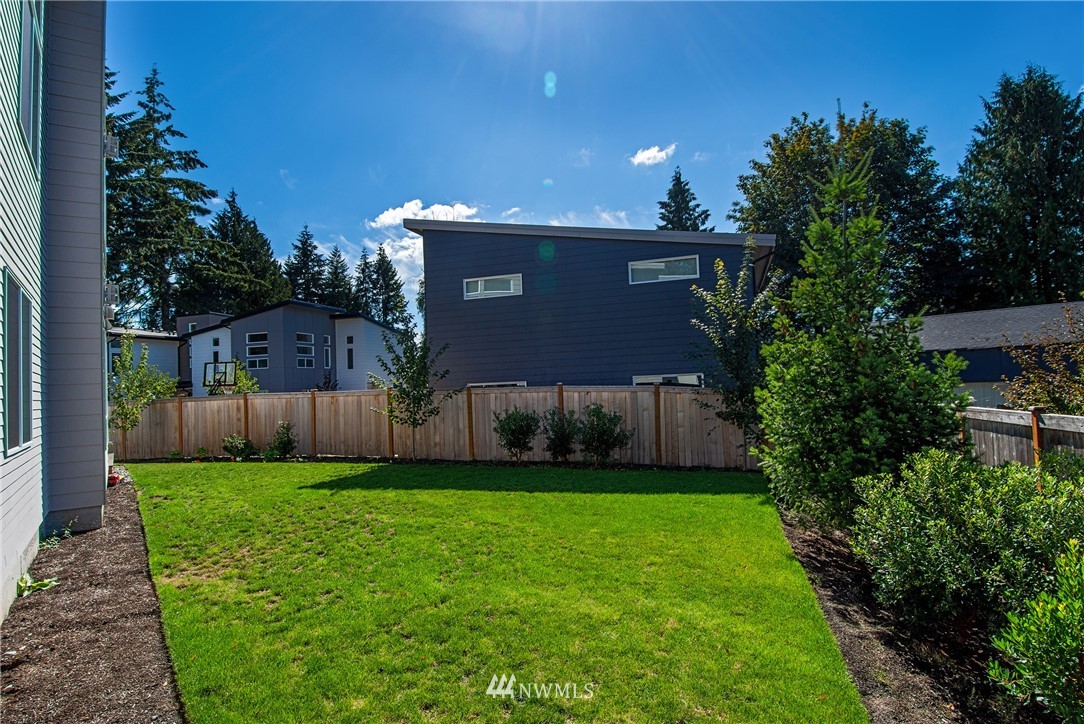 606 Hubbard Road Lynnwood, WA 98036 - Photo 13 of 25