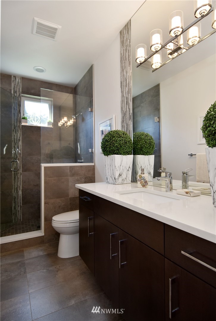 606 Hubbard Road Lynnwood, WA 98036 - Photo 4 of 25