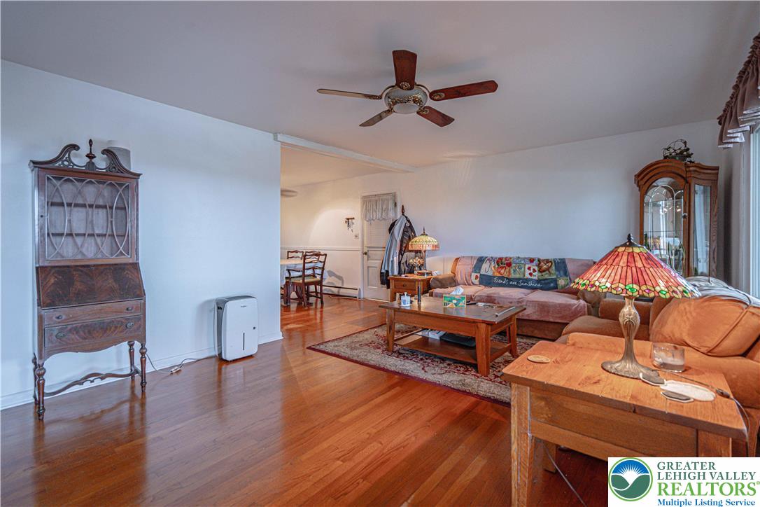 7562 Quarry Road Macungie, PA 18062 - Photo 8 of 35 a living room with furniture