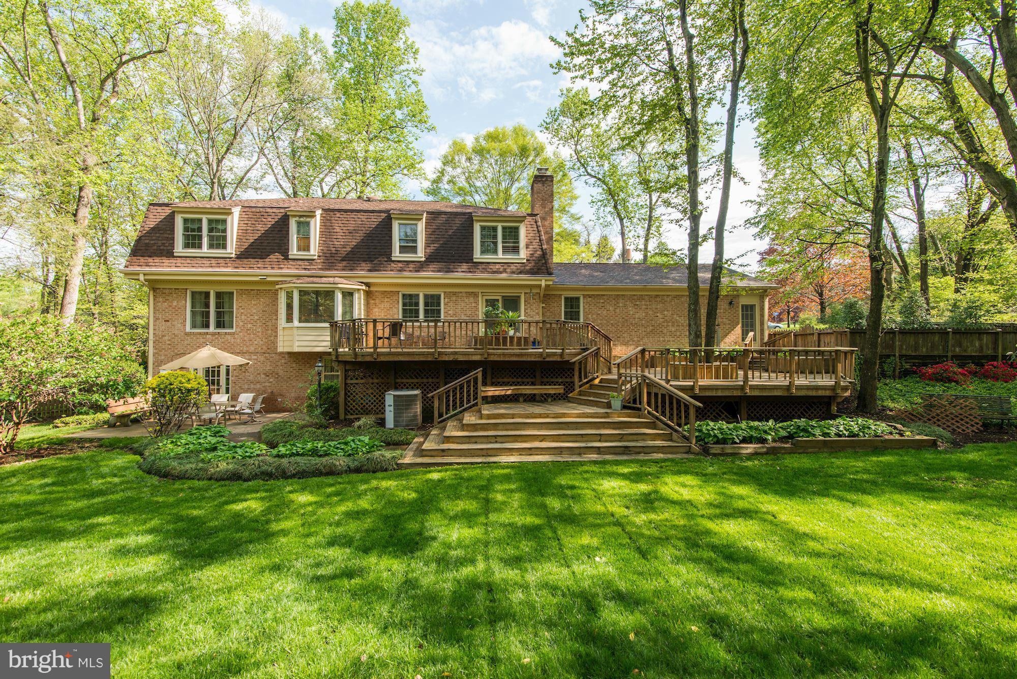 10205 Lawyers Road Vienna, VA 22181 - Photo 6 of 29 Exterior (Rear)
