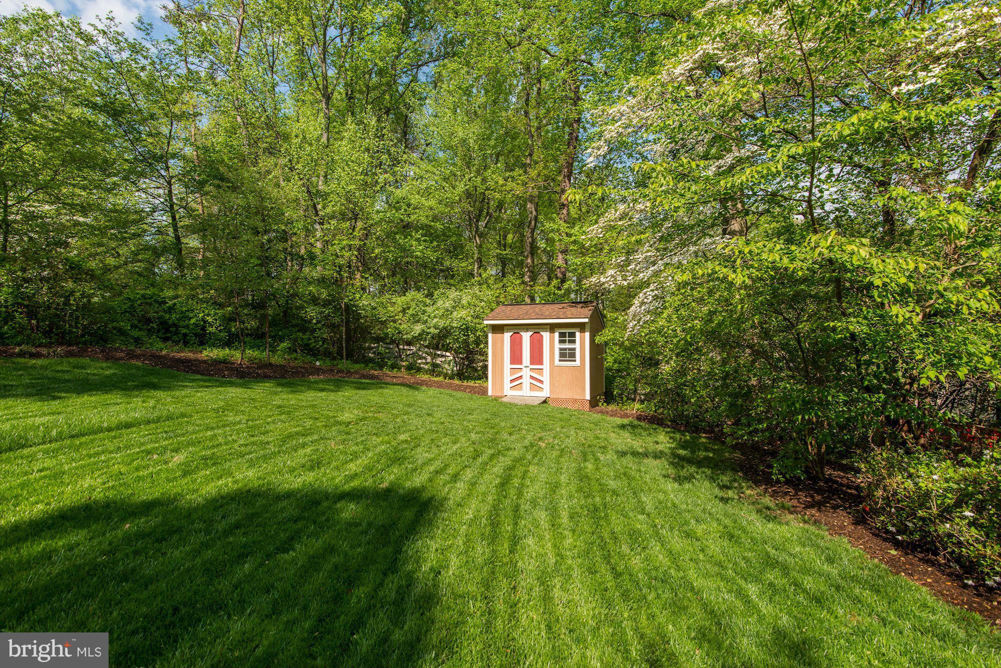 10205 Lawyers Road Vienna, VA 22181 - Photo 7 of 29 Exterior (Rear)