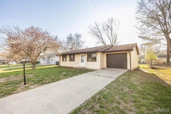 $200,000 | 713 Beebe Drive, Mascoutah, IL 62258