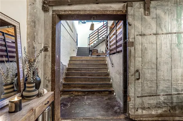 a view of a entryway door of the house