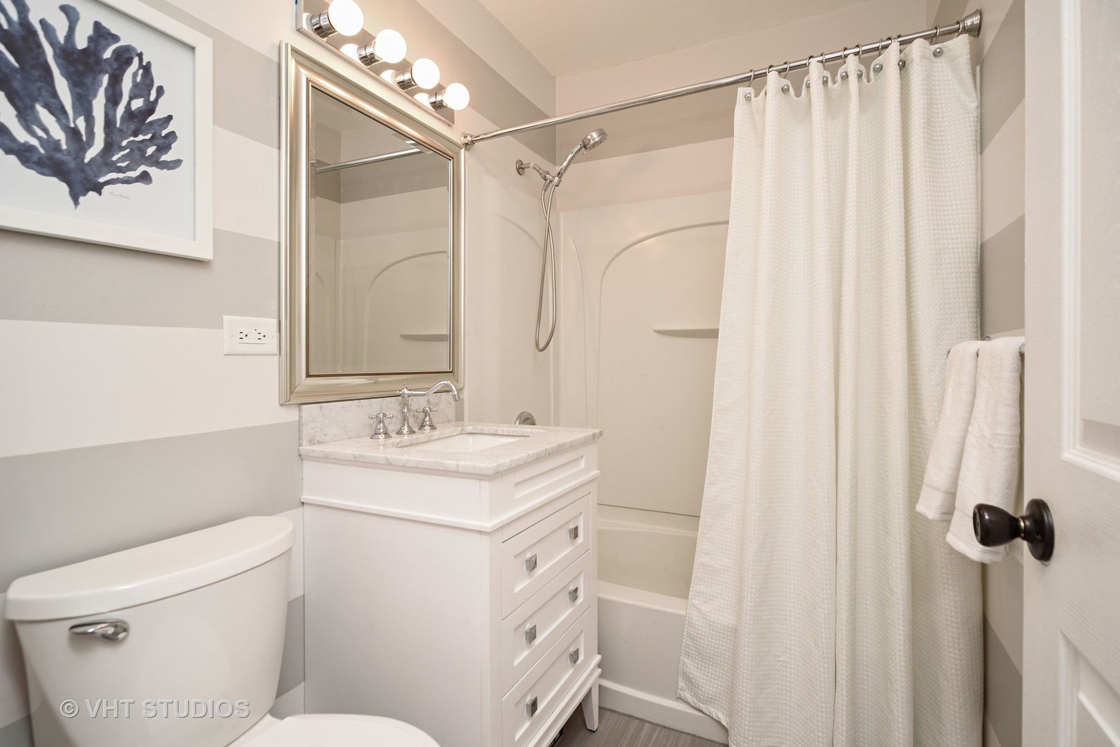 123 Woodland Road Libertyville, IL 60048 - Photo 8 of 12