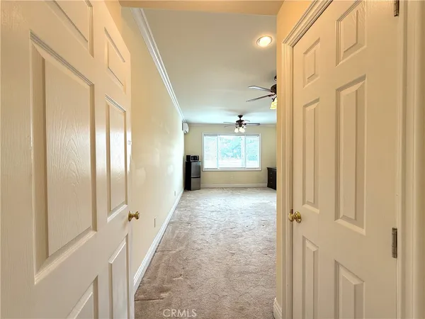 a view of entryway with a bathroom