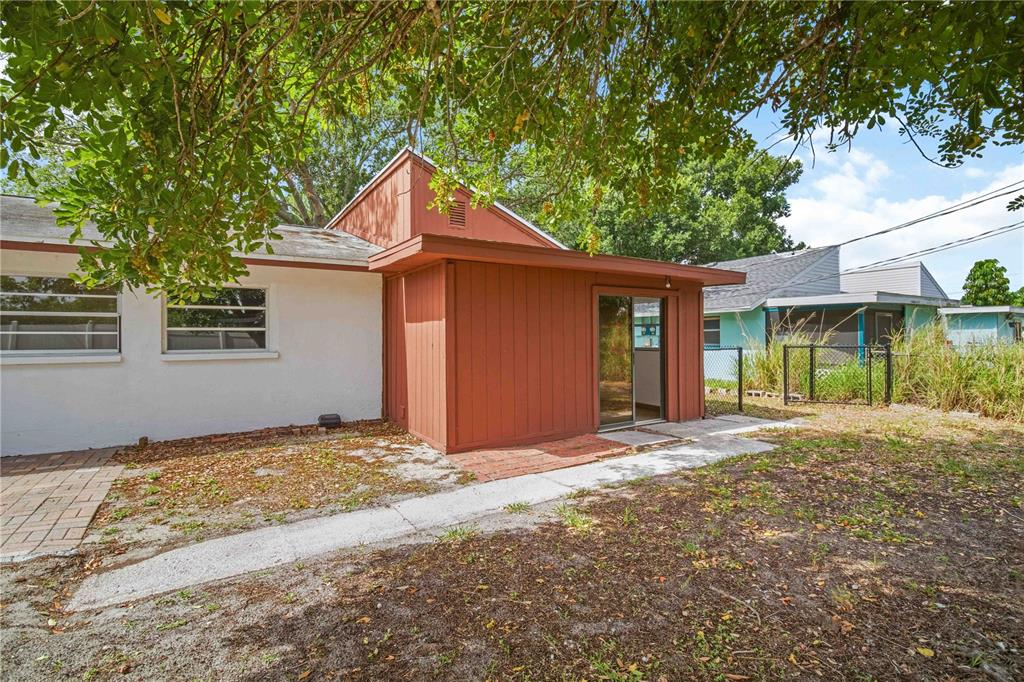 6909 Brentford Road Sarasota, FL 34241 - Photo 5 of 29