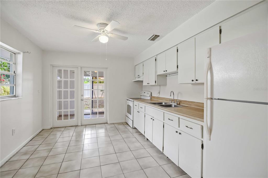 6909 Brentford Road Sarasota, FL 34241 - Photo 9 of 29