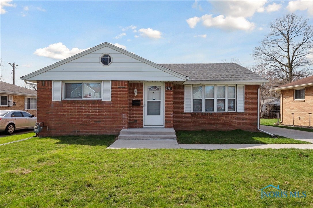 2321 West Alexis Road Toledo, OH 43613 - Photo 1 of 31 Gallery Image 1