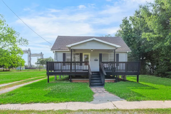 $79,000 | 214 North President Street, Delcambre, LA 70528