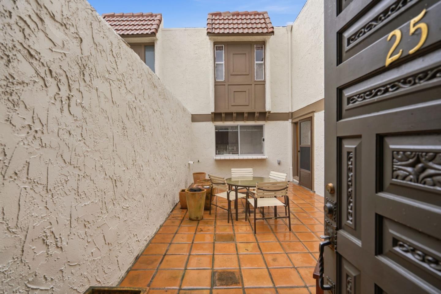 25 Rinconada Circle Belmont, CA 94002 - Photo 4 of 32