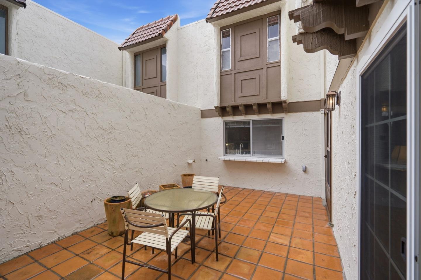 25 Rinconada Circle Belmont, CA 94002 - Photo 5 of 32