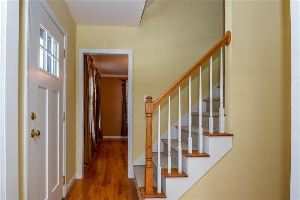 17 Ridgeway Road Scarborough, ME 04074 - Photo 17 of 33 Staircase