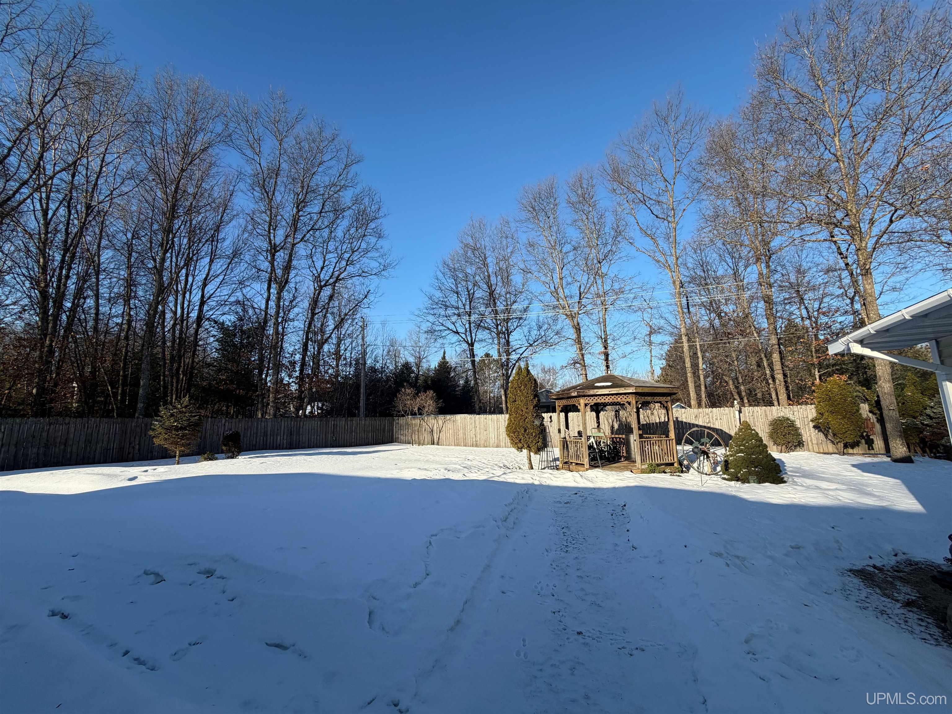 8317 Venture P 2 Gladstone, MI 49837 - Photo 6 of 30