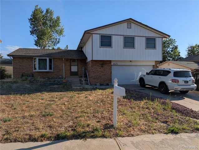 a house view with a outdoor space
