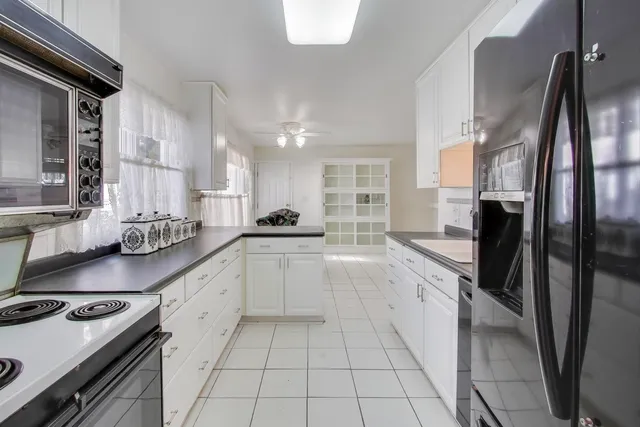 $350,000 | 121 South Lancaster Drive, Bolingbrook, IL 60440