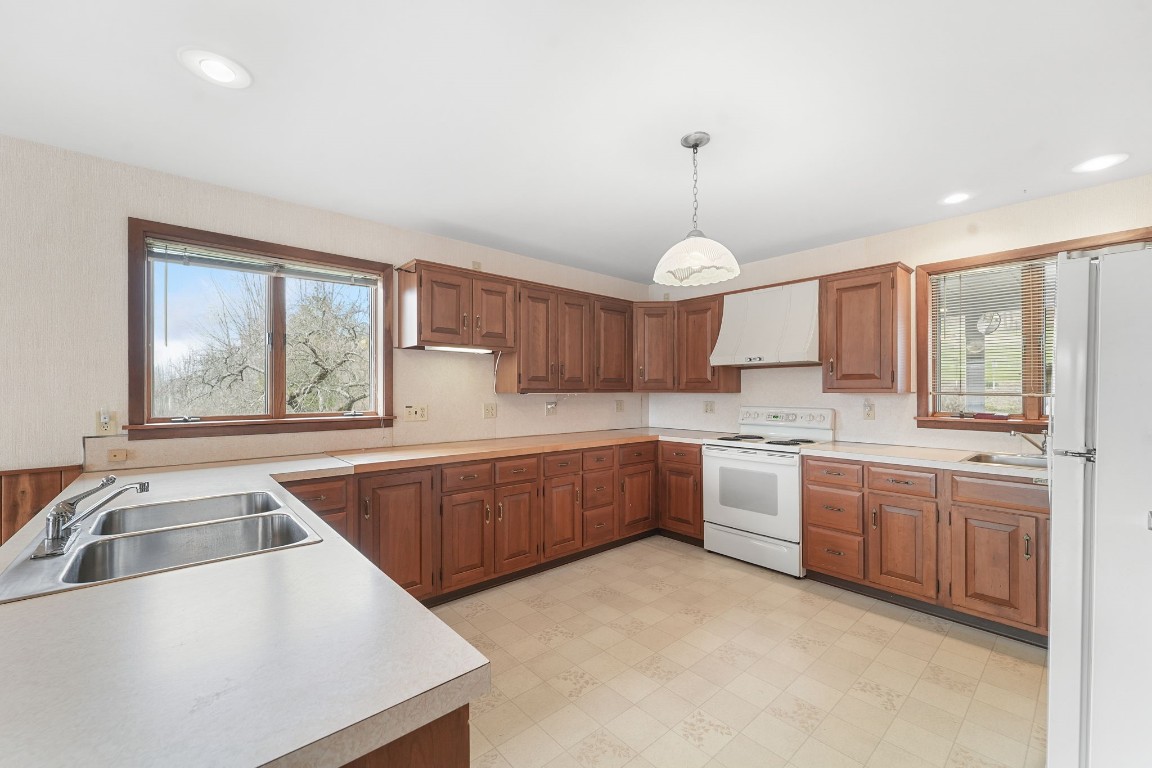 492 Bunn Hill Road Vestal, NY 13850 - Photo 10 of 50