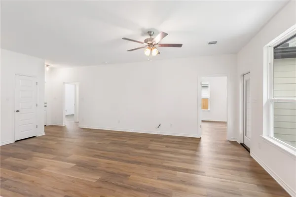 $1,900 | 2385 Lightfoot Lane, Bryan, TX 77803