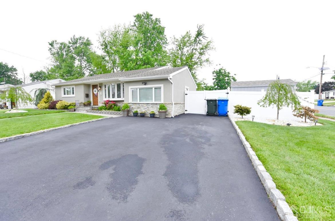 4 Westminster Road Colonia, NJ 07067 - Photo 2 of 14