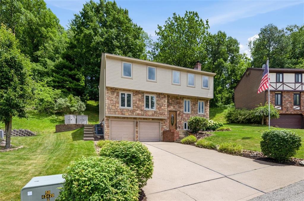18 Kohleen Drive McKees Rocks, PA 15136 - Photo 2 of 50
