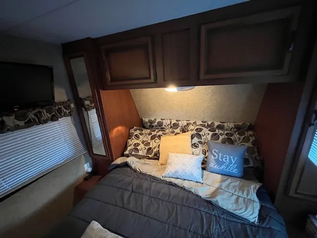 a view of an ocean view