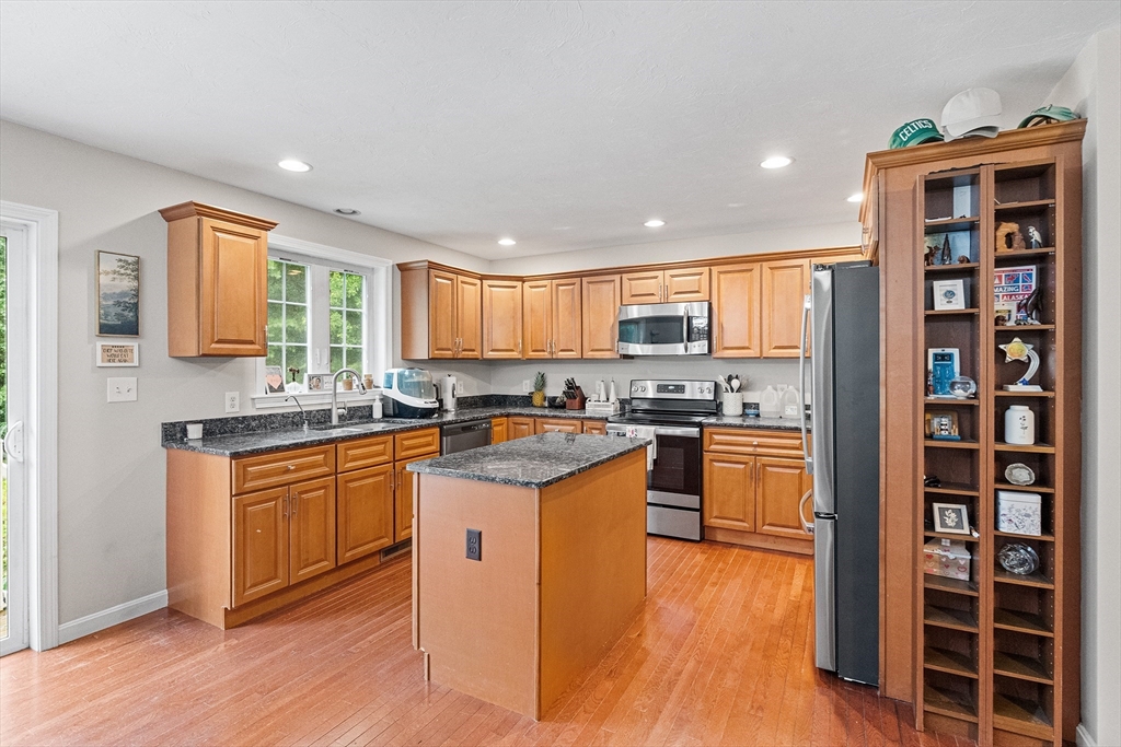 10 Lyford Road Spencer, MA 01562 - Photo 7 of 30