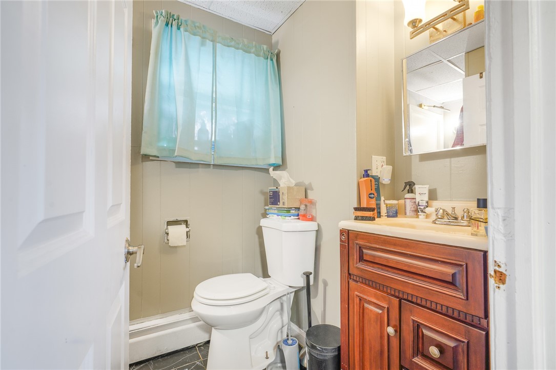 39 Highland Street Pawtucket, RI 02860 - Photo 7 of 29