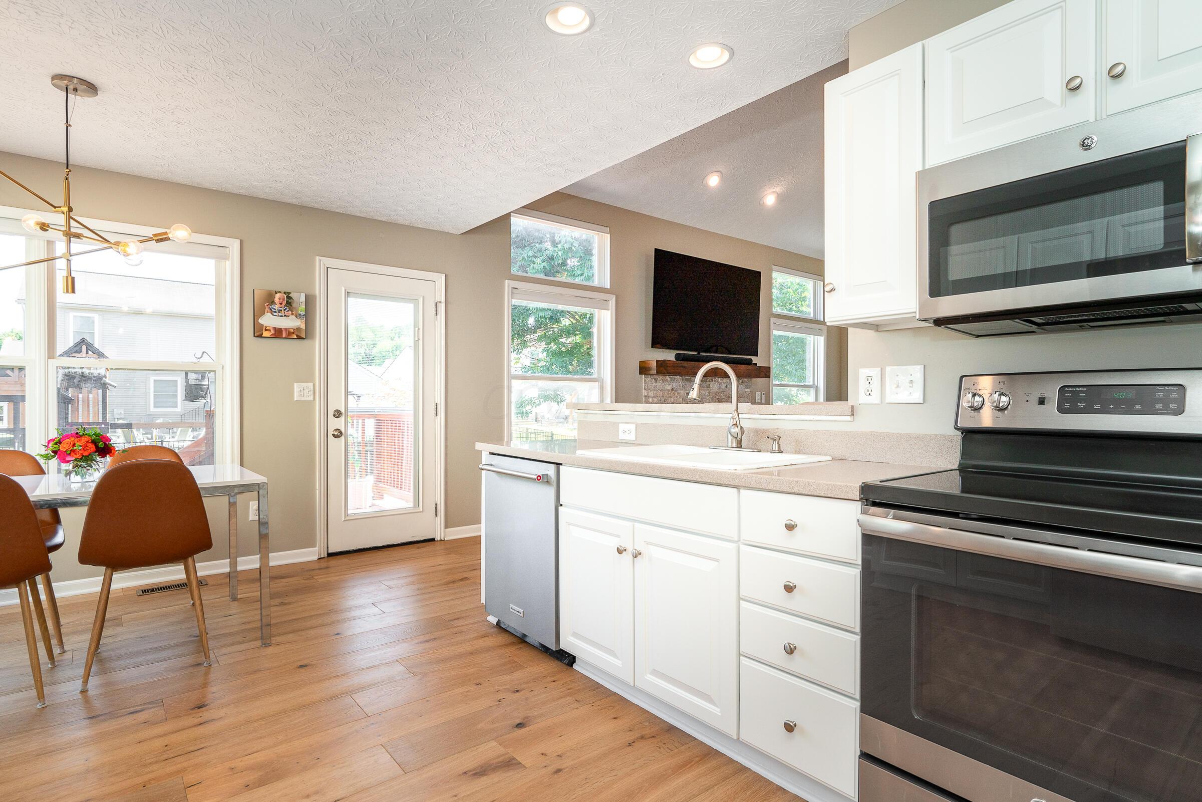 3381 Ridge Gap Road Columbus, OH 43221 - Photo 16 of 34 Kitchen