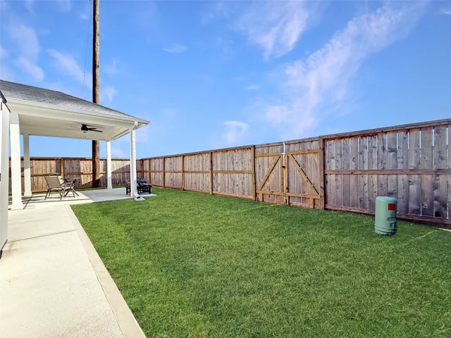 $2,135 | 17207 Thorwell Lane, Crosby, TX 77532