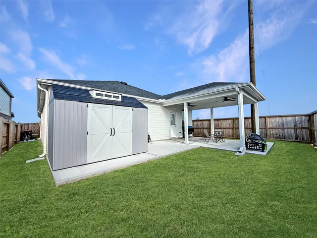 $2,135 | 17207 Thorwell Lane, Crosby, TX 77532