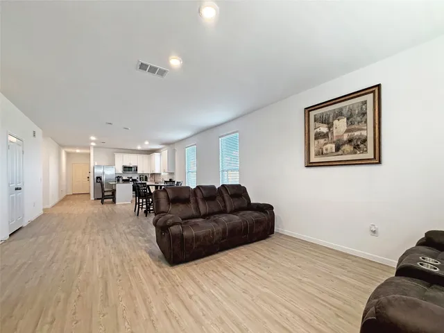 $2,135 | 17207 Thorwell Lane, Crosby, TX 77532