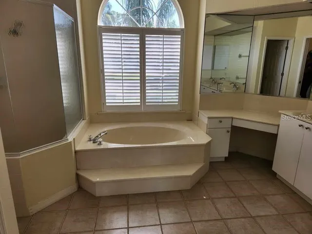 $3,795 | 5282 Far Oak Circle, Sarasota, FL 34238