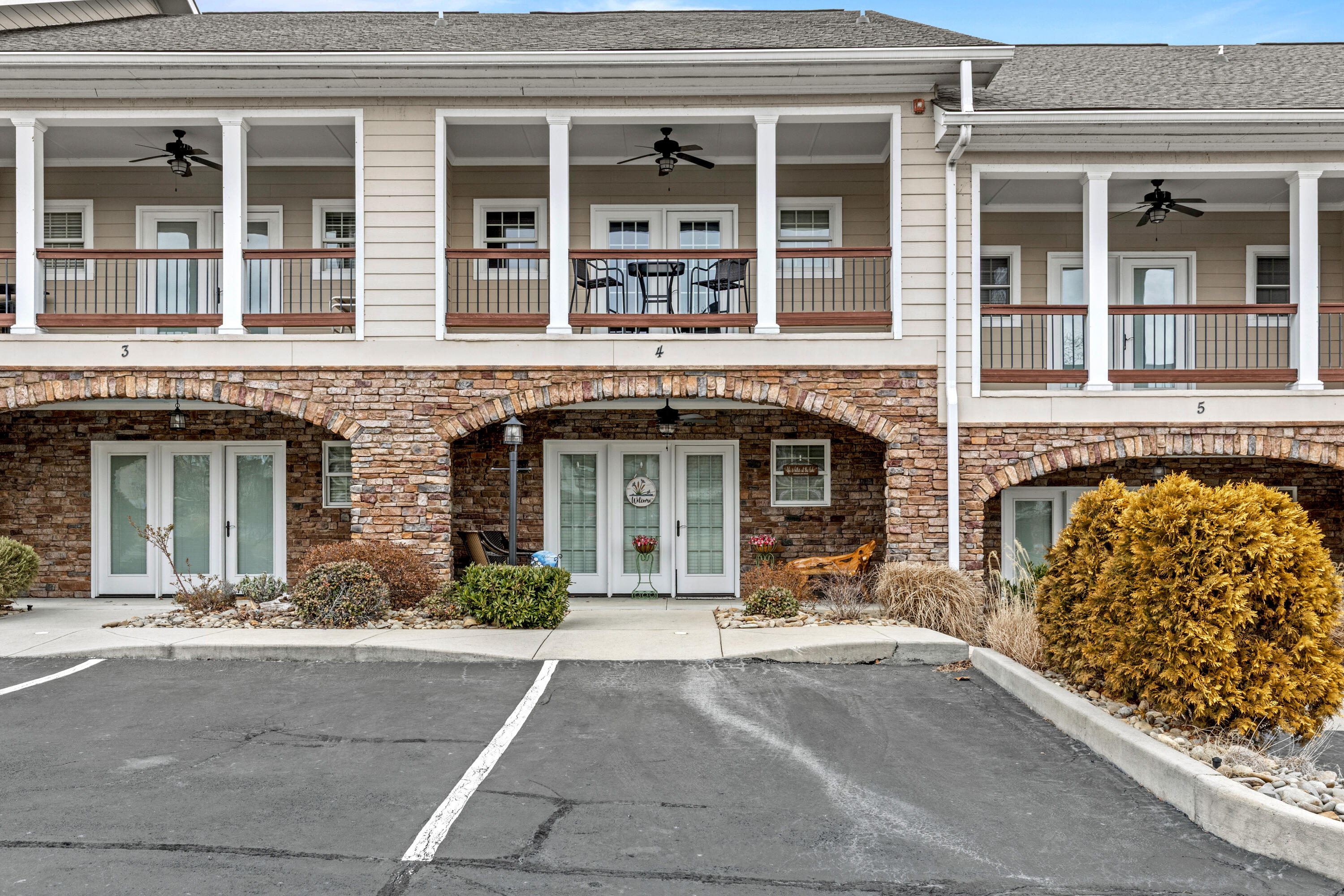 1235 New Lake Road, Unit 4 Spring City, TN 37381 - Photo 2 of 53 NewLake4-26