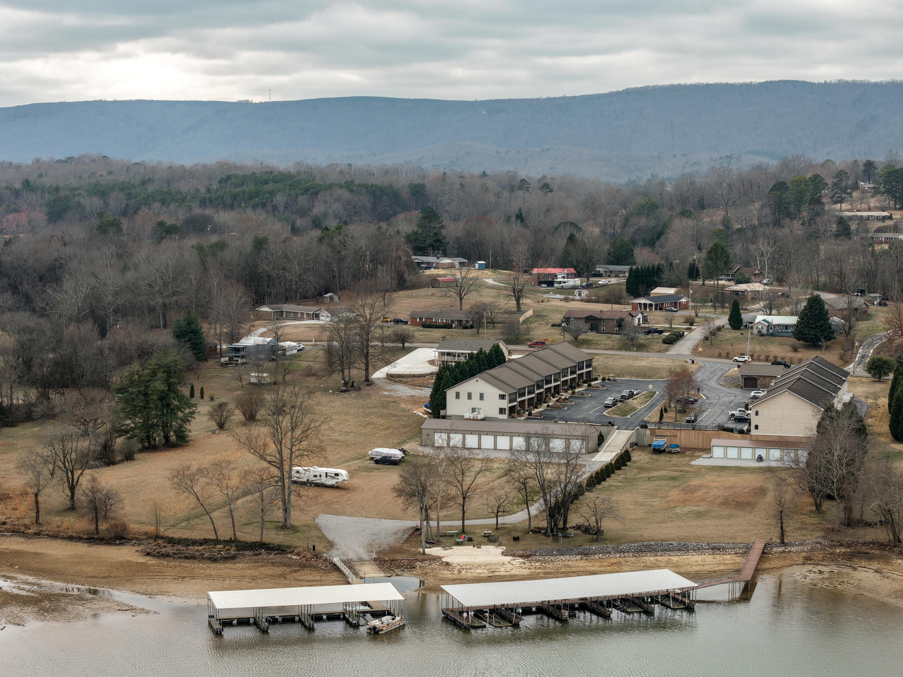 1235 New Lake Road, Unit 4 Spring City, TN 37381 - Photo 3 of 53 NewLake4-47