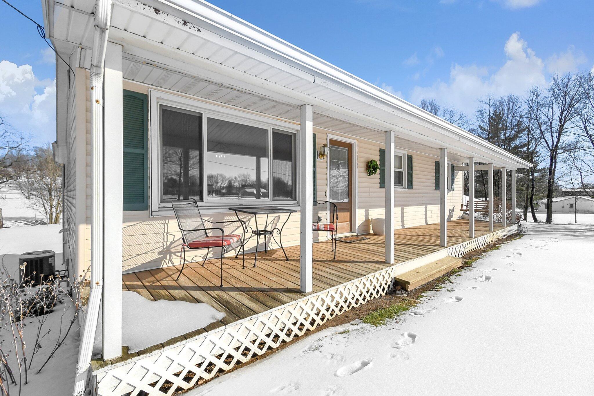 6270 Welsh Road Nashport, OH 43830 - Photo 2 of 49 Enjoy a glass of wine or iced tea here!