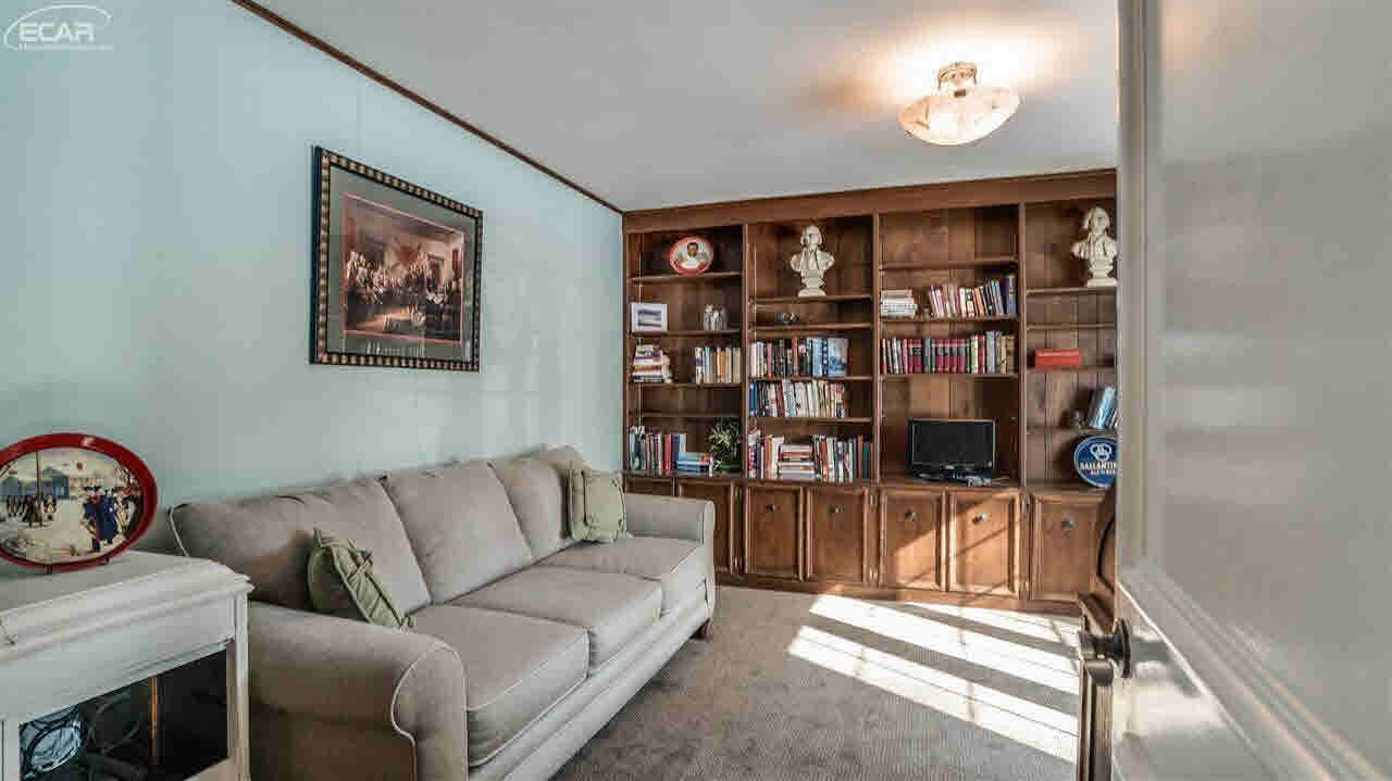 5341 Peppermill Road Grand Blanc, MI 48439 - Photo 5 of 41 21410599-4.JPG