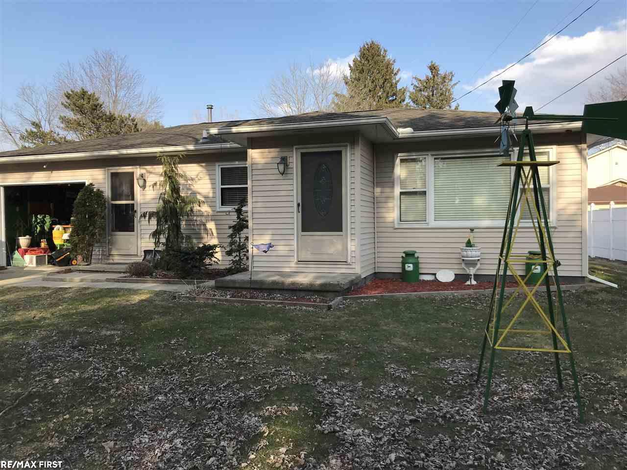 2447 Bauman Road Columbus, MI 48063 - Photo 2 of 13