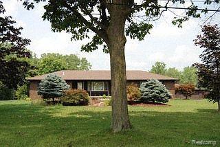 Welcome to 27800 West Road