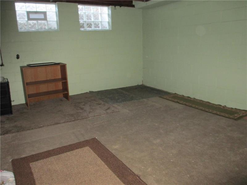 2400 Collins Road Pittsburgh, PA 15235 - Photo 18 of 20 Gallery Image 18