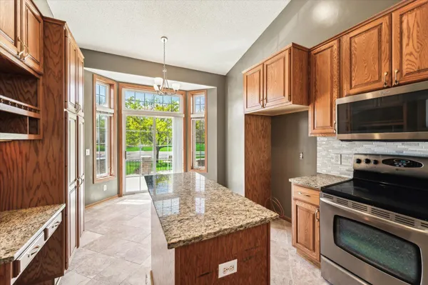 $393,999 | 6913 Connelly Circle, Savage, MN 55378