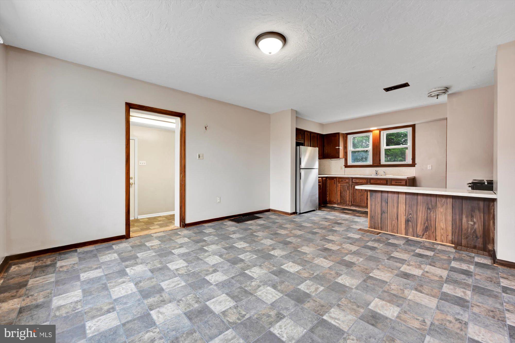 3220 Carlisle Road Dover, PA 17315 - Photo 11 of 26 Gallery Image 11