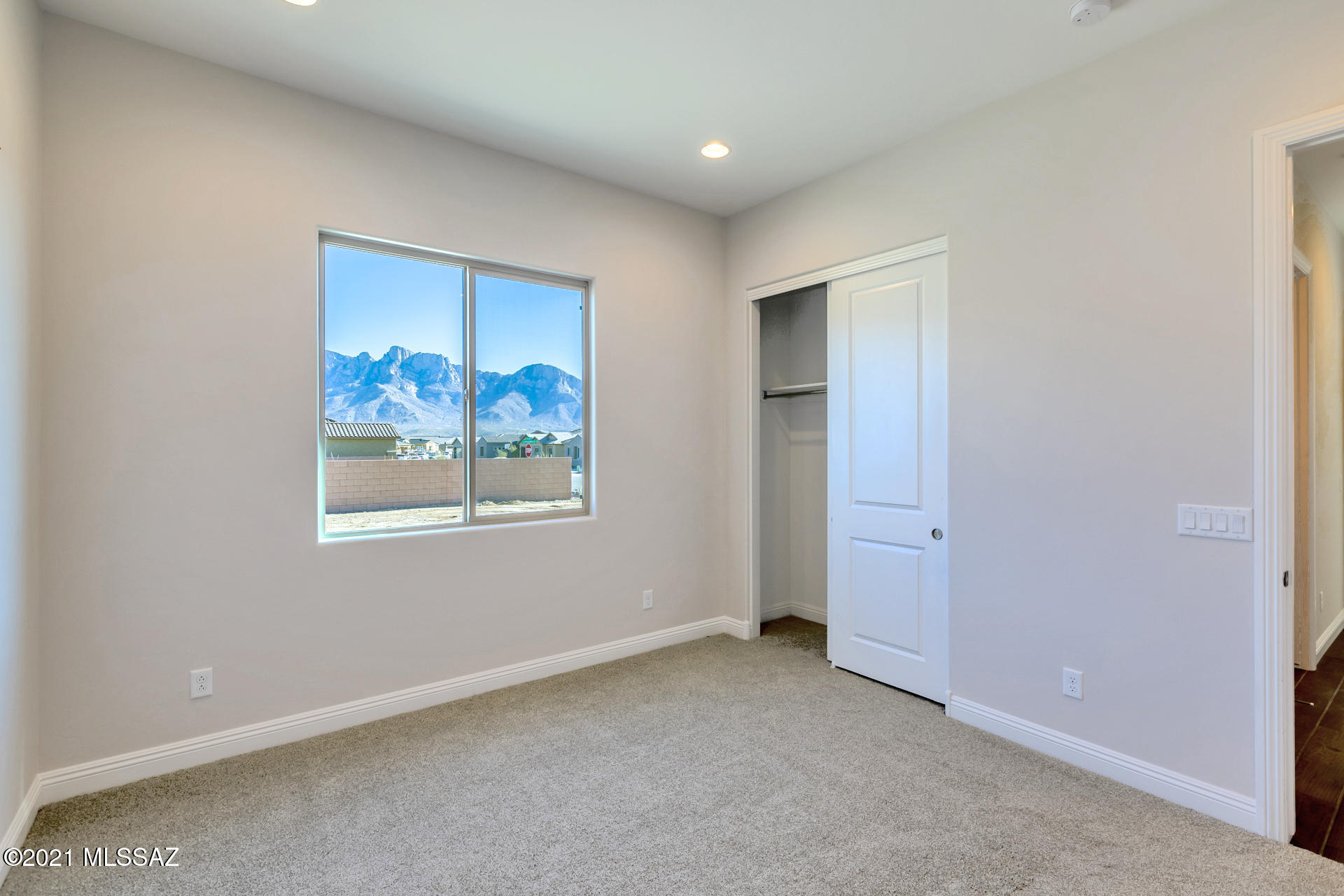 677 East Romsdalen Road East Tucson, AZ 85755 - Photo 28 of 44